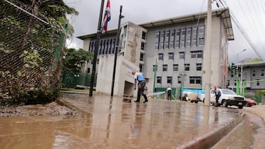 Inundaciones en San Pedro: ¿Qué provocó el estancamiento de agua en el paso a desnivel?