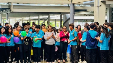 Recibimiento que le hizo colegio herediano a atleta ganador de tres oros le pone la piel chinita a cualquiera