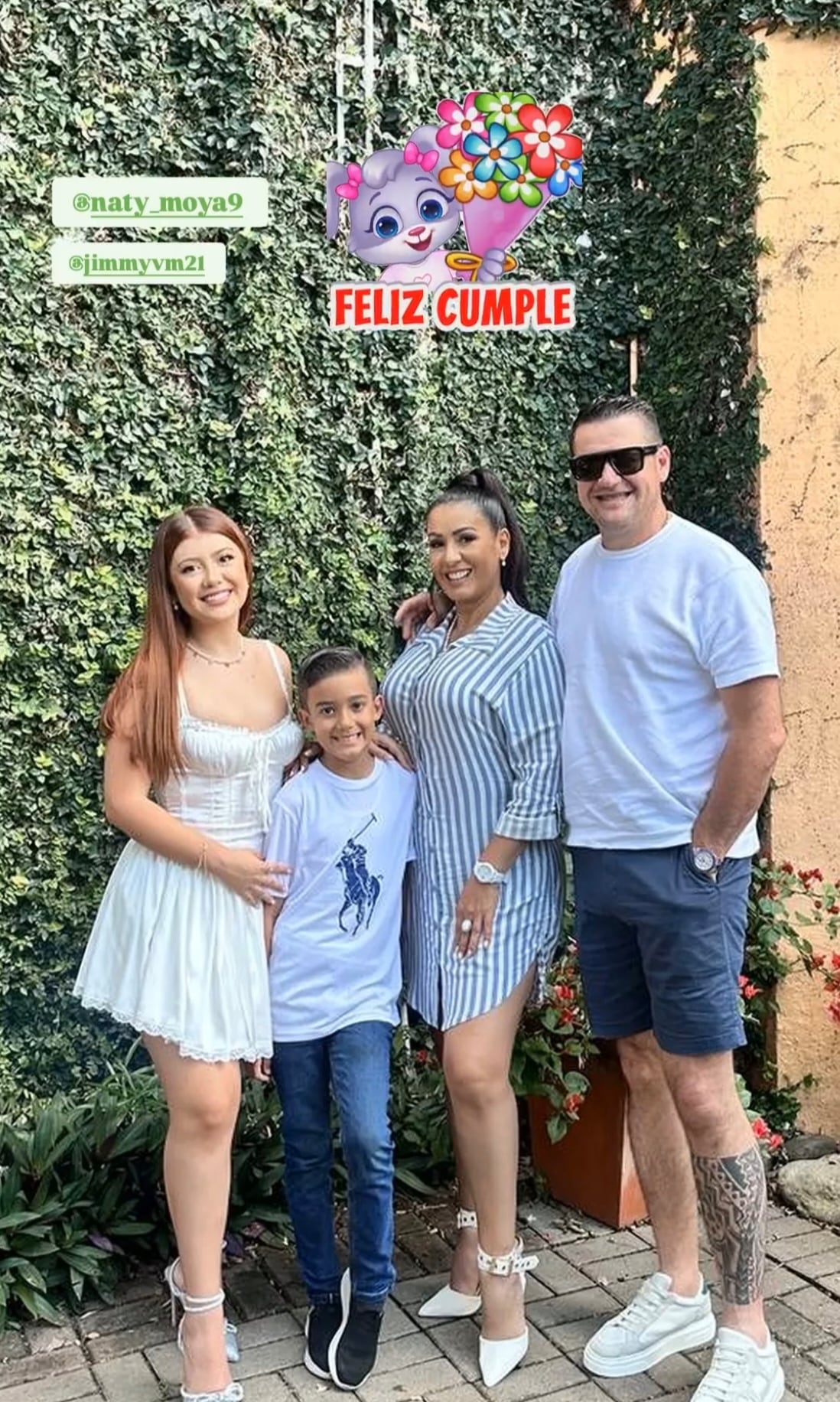 Elena Umaña, su pareja Jimmy Vargas y sus hijos