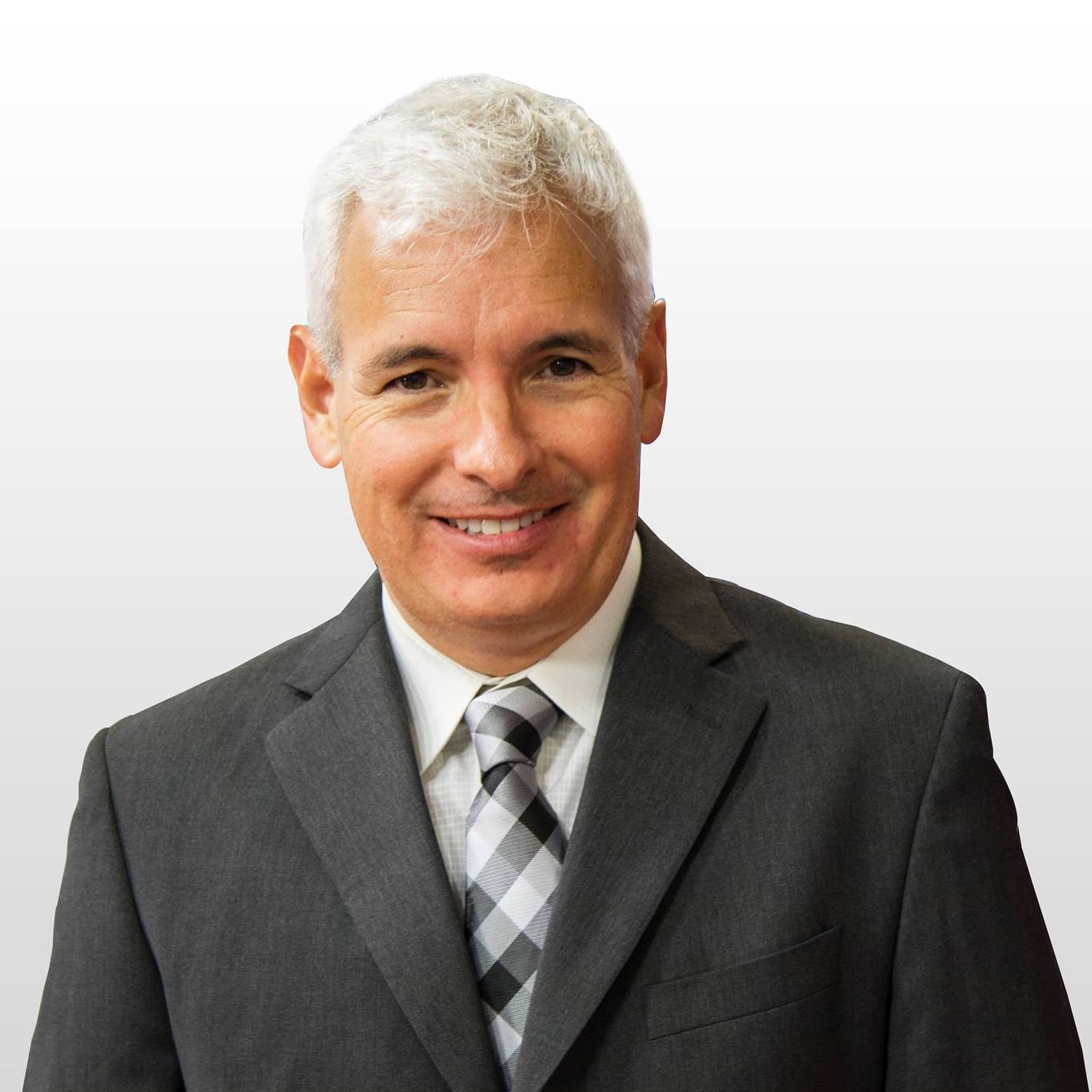 Periodista Alberto Padilla, expresentador de CNN en Español y su programa radial “A las 5 con Alberto Padilla”, en la emisora 89.1 F.M..