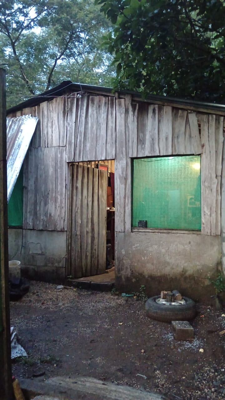 Los hermanos fueron asesinados mientras dormían en su casa