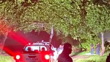 Pistolero que iba en bicicleta aprovechó que hombre limpiaba un carro para matarlo