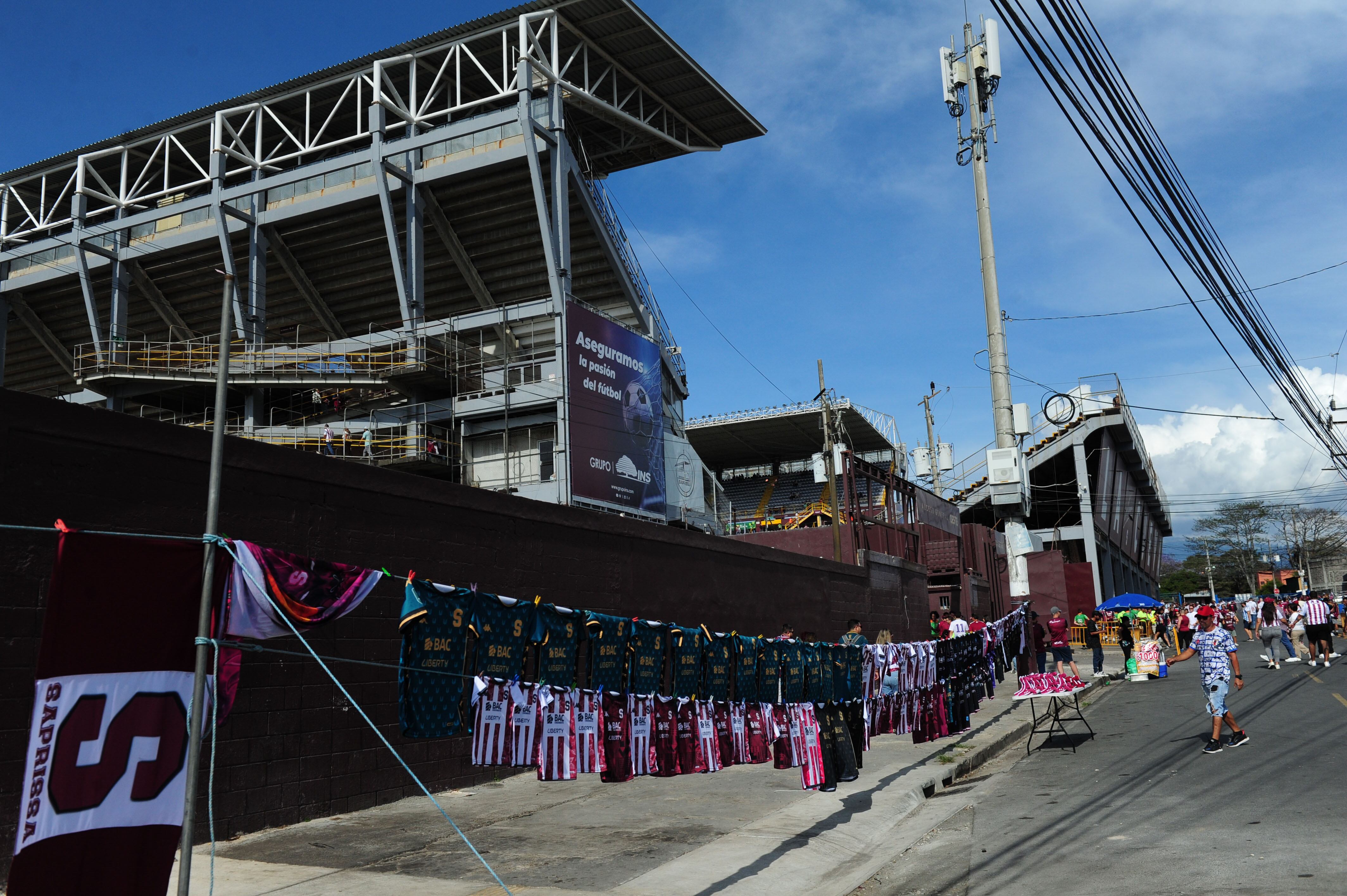 Deportivo Saprissa vs Club Sport Herediano.