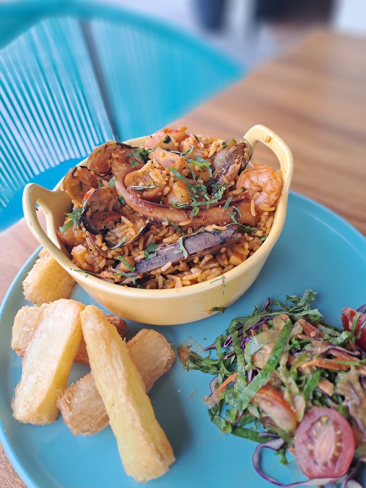 Abuelito tuvo visión y su familia continuó legado, pero servido en forma de ceviche.