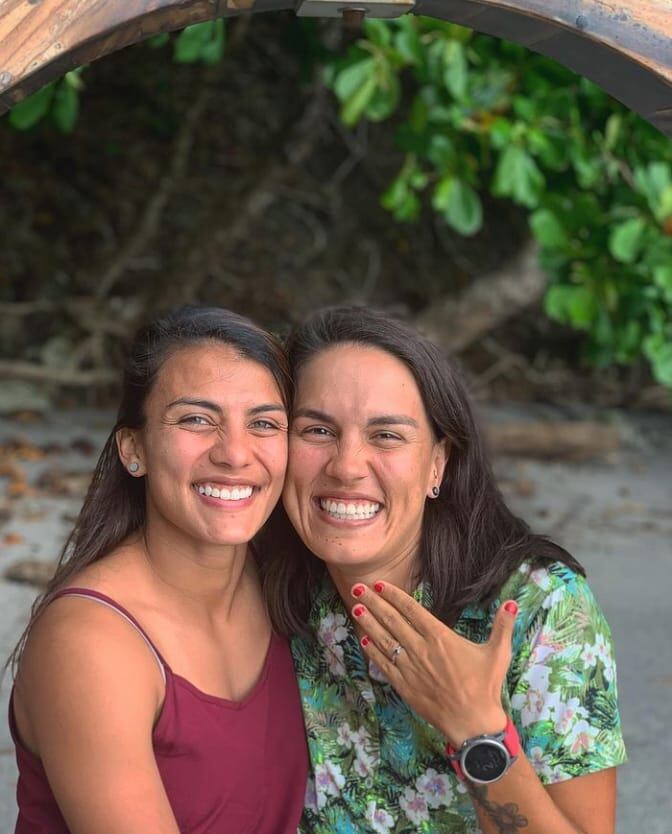 Futbolista Gabriela Guilén y Andrea Arce