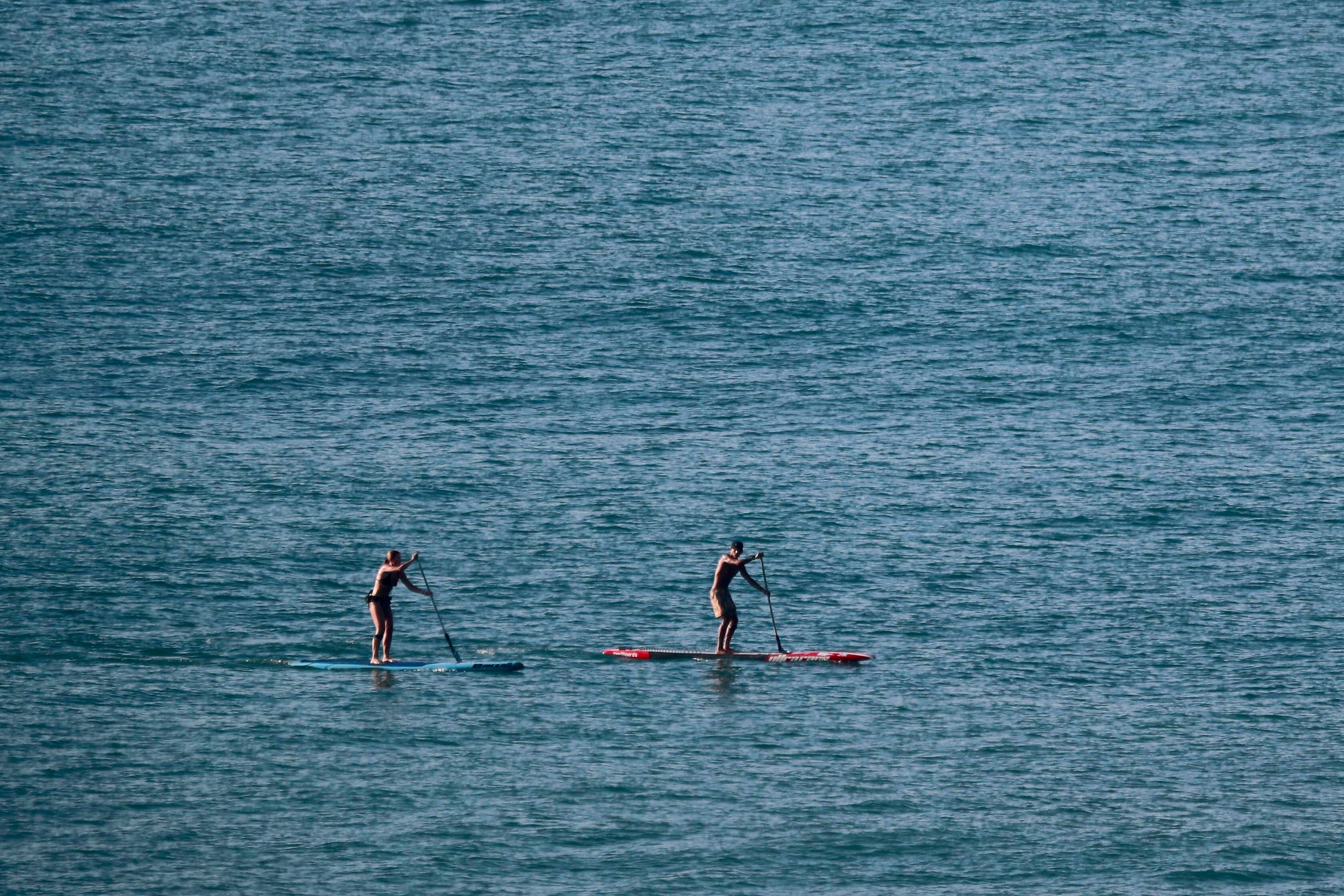 03/12/2023 Jacó. El sol matutino iluminó la playa, arena, mar y olas, este domingo en Jacó, una escena que será recurrente durante los próximos días con la llegada de la época seca. Foto: Rafael Pacheco Granados