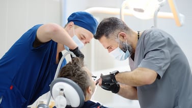 Hermana del hombre que murió tras hacerse un implante dental dio un mensaje desgarrador