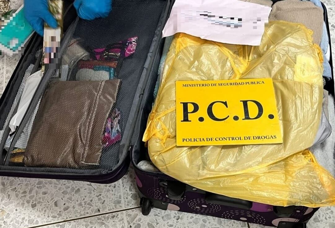 Detienen a ucraniana con cocaína en aeropuerto de Alajuela. Foto MSP.