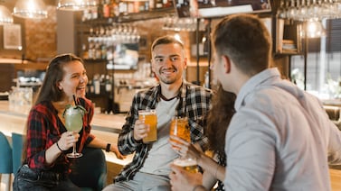 Bares y restaurantes analizan poner botón de pánico y llevar registro de problemáticos