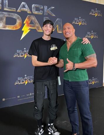 Yo soy Plex, youtuber español.