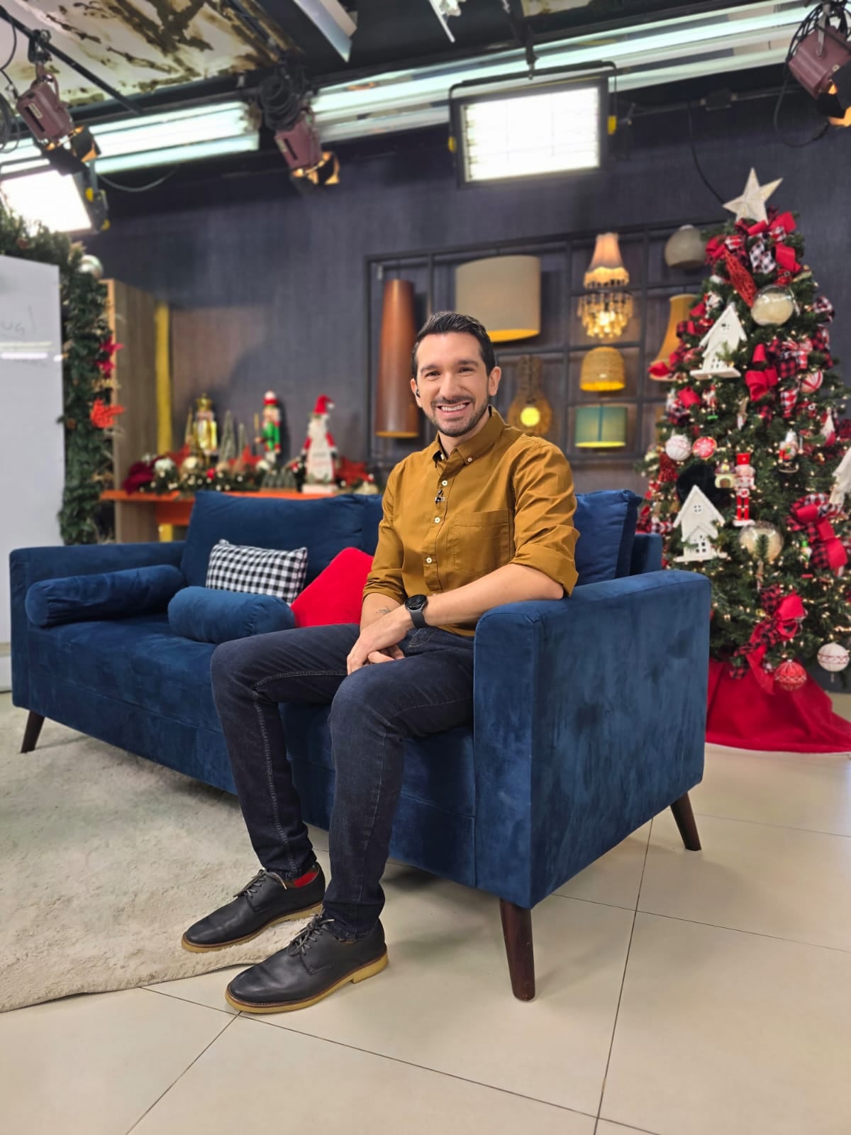 Juan Carlos Zumbado, periodista y presentador de canal 7.