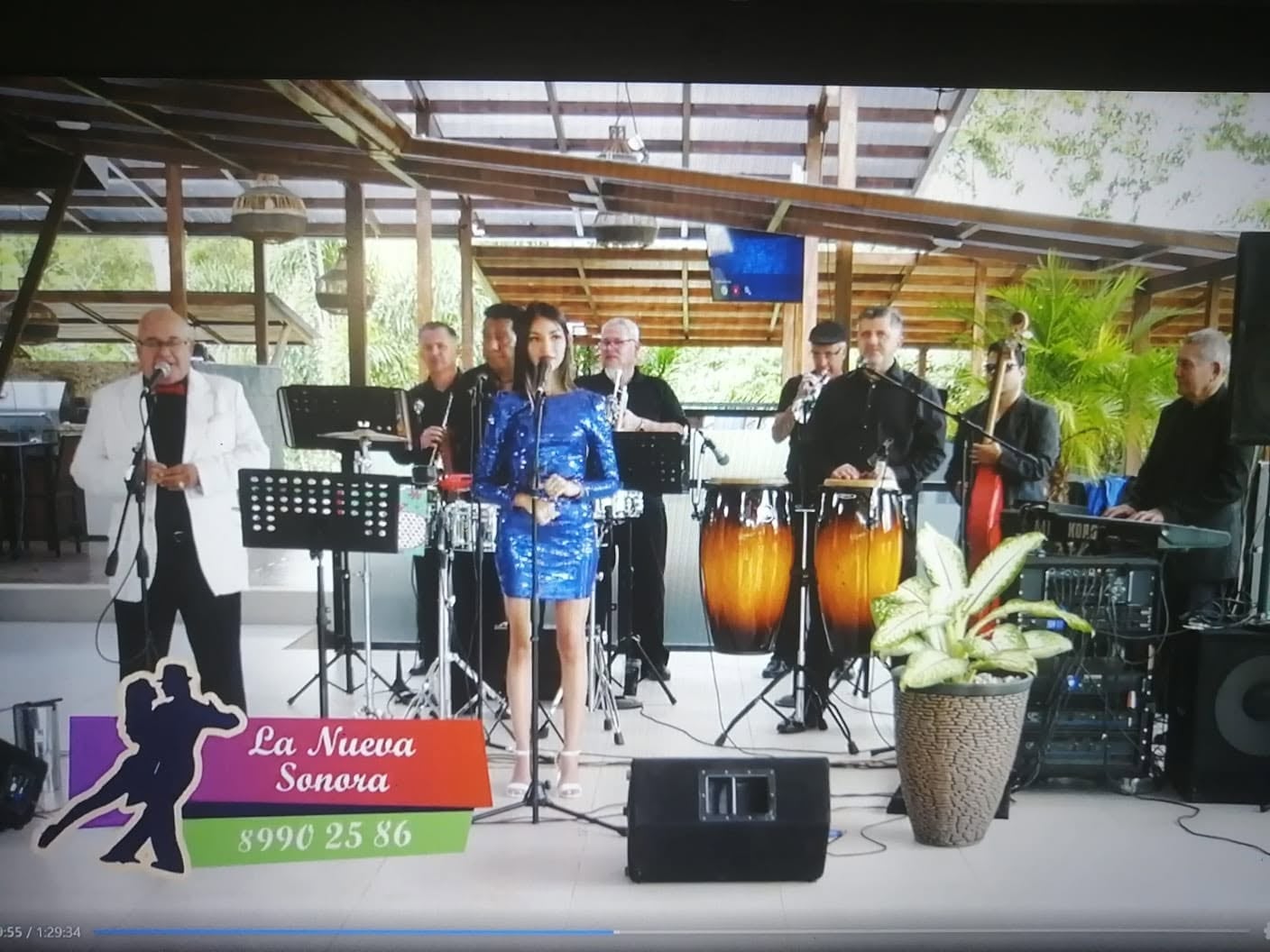 El sancarleño Danny Ríos Blanco, nació no vidente, creció entre ensayos de su papá, aprendió a tocar el güiro, la batería y la percusión, y encontró en el bajo su gran pasión. Hoy demuestra que el talento no entiende de límites.