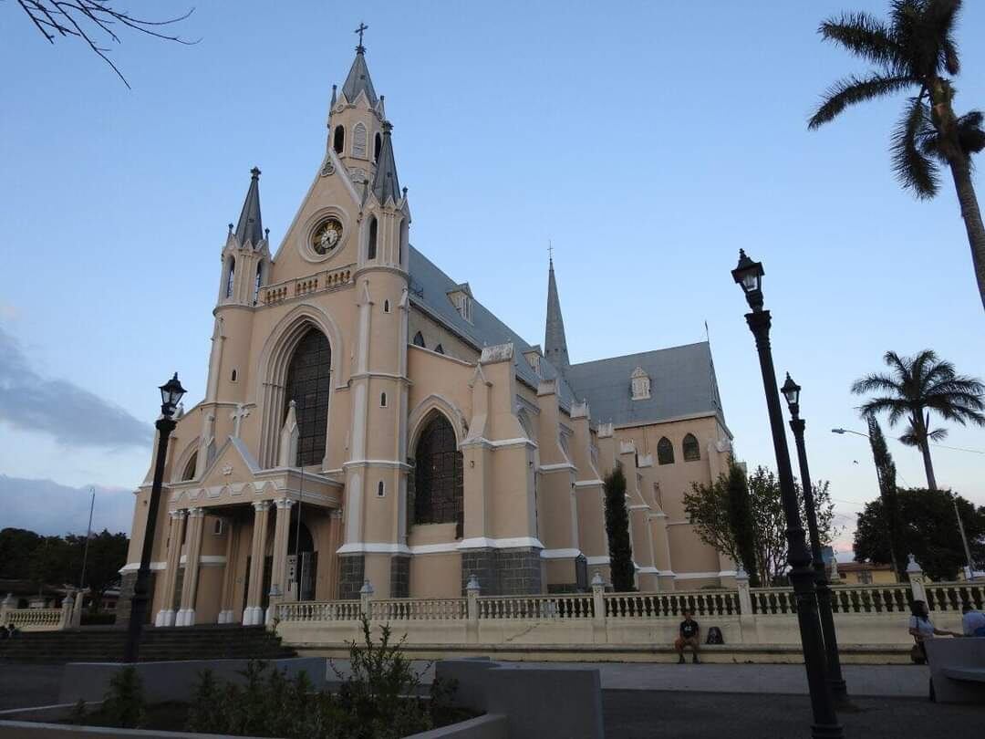 La parroquia San Rafael de Heredia se está sometiendo a una serie de remodelaciones. Facebook.