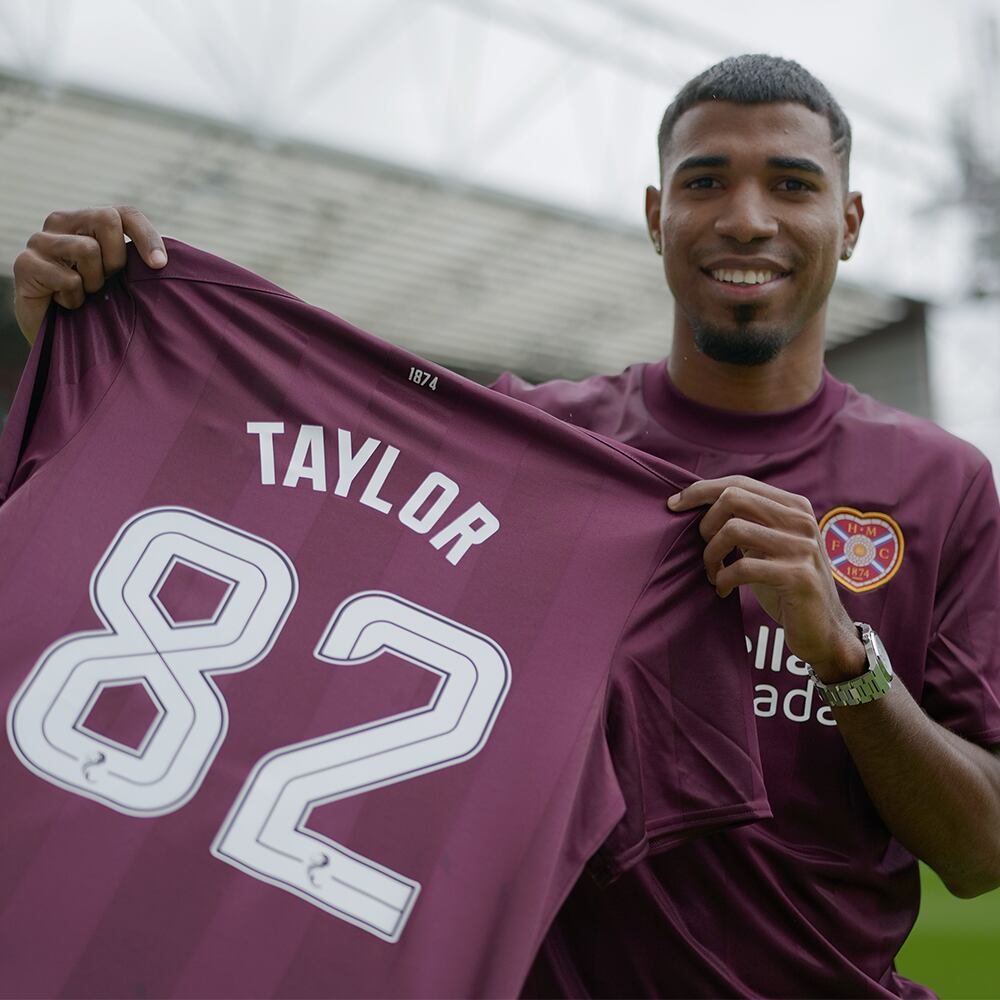 Gerald Taylor firmó con el  Heart of Midlothian de Escocia. Foto: Twitter  Heart of Midlothian