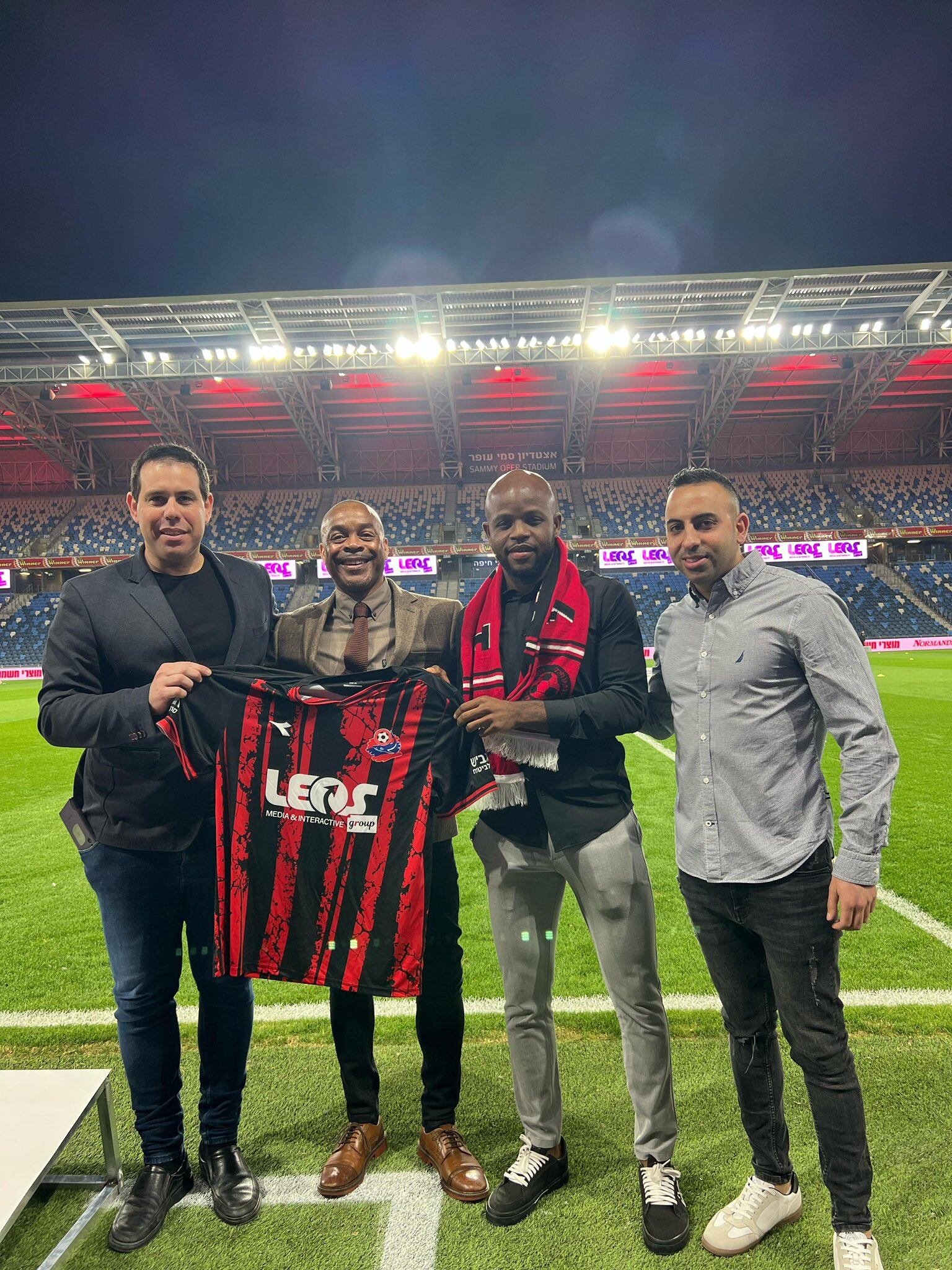 Javon East fue presentado con su nuevo club, el Hapoel Haifa de Israel. Instagram Javon East.