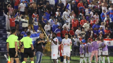 Conocido aficionado del Olimpia de Honduras desata polémica que encenderá a aficionados ticos