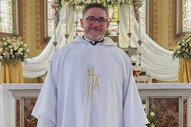 Sacerdote sorprende al asegurar que dejar redes o el gym cuenta como ayuno en Semana Santa