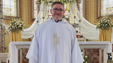 Sacerdote sorprende al asegurar que dejar redes o el gym cuenta como ayuno en Semana Santa