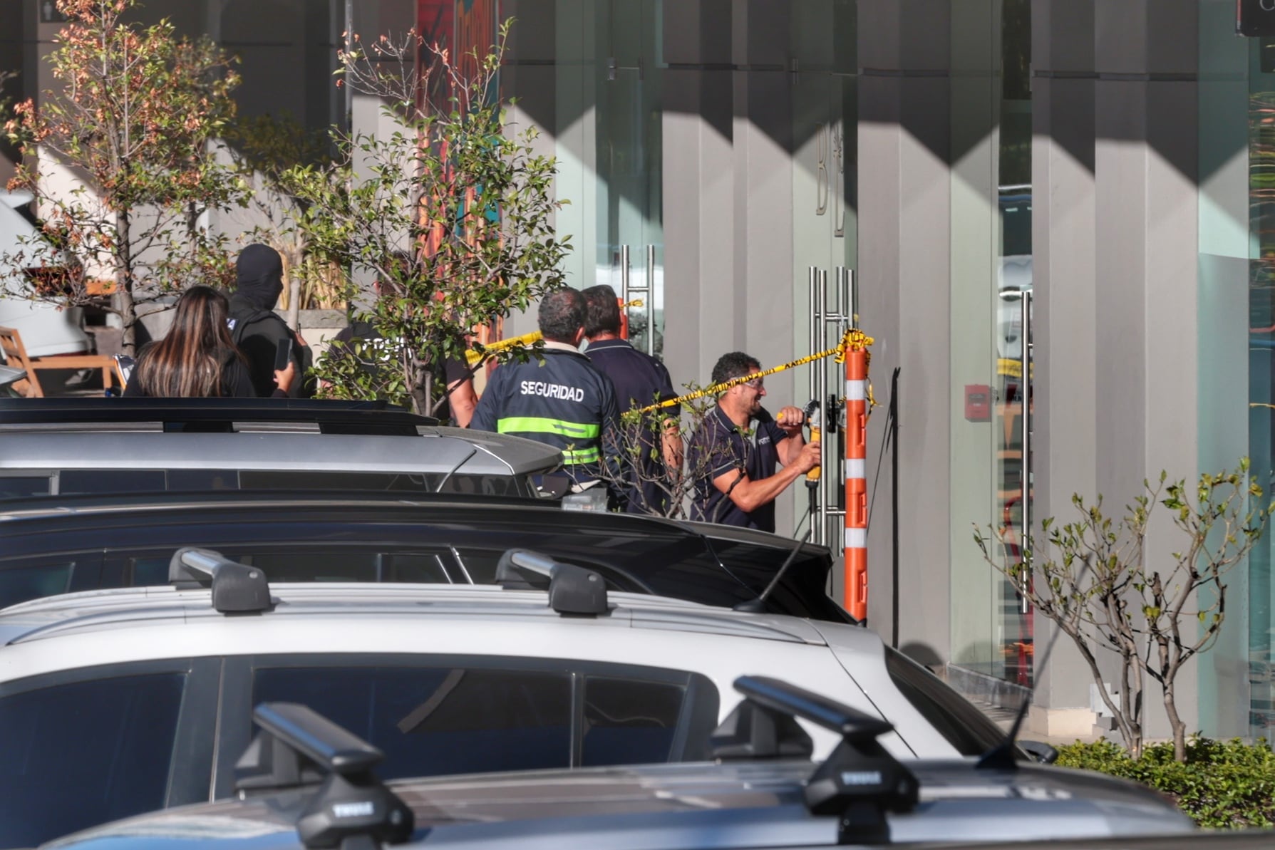 26/02/2026 Allanamiento Santa Ana en loca BL be Loved Beauty Salón en Santa Ana / foto John Durán