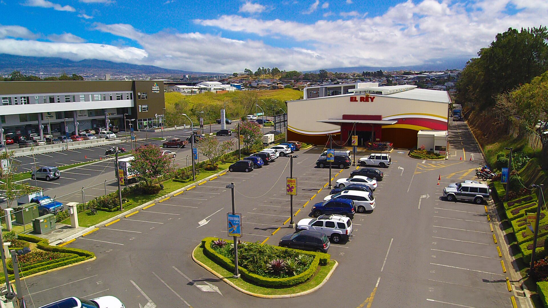 Almacenes El Rey contratará 143 personas en ferias de empleo presenciales y en línea durante el 4 y 5 de noviembre.