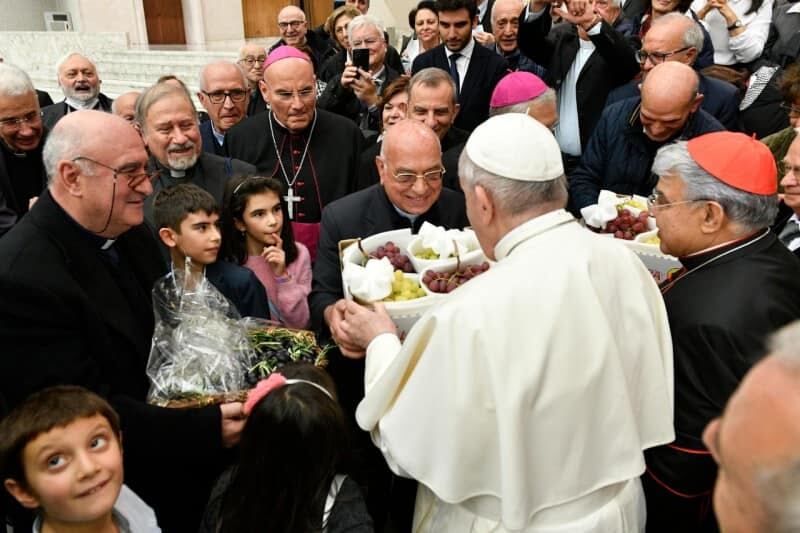 En la audiencia del papa Francisco del 27 de octubre, estuvo monseñor José Manuel Garita quien le dio café al papa