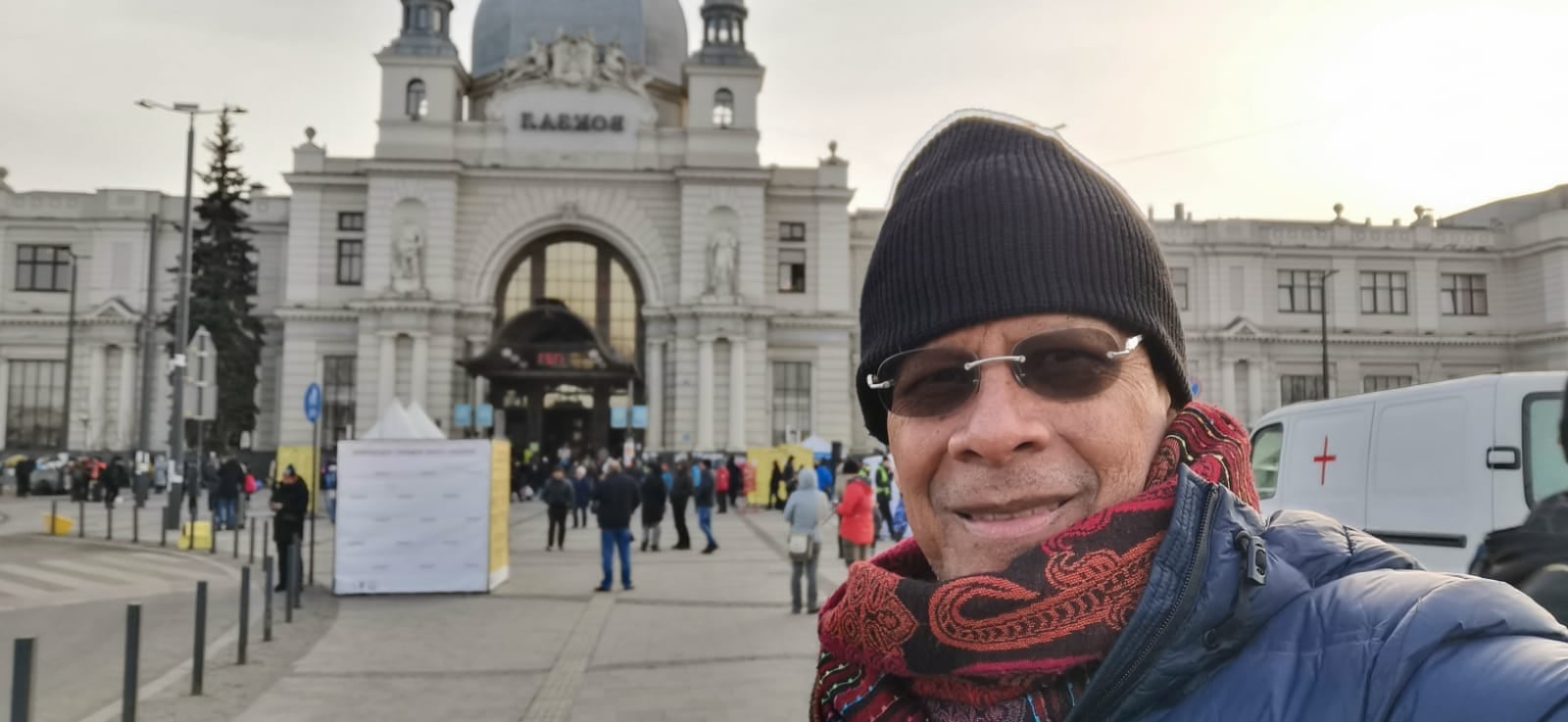 El periodista tico-colombiano, Héctor Guzmán, está desde la semana pasada en Ucrania, cubriendo la invasión de Rusia a ese país