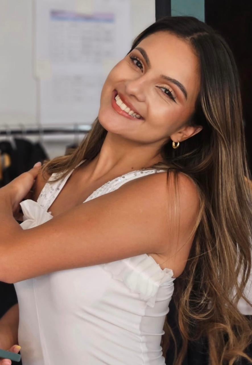 April Jiménez Herrera, presentadora de VM Latino y bailarina de Los Pirulos y La Kuarta