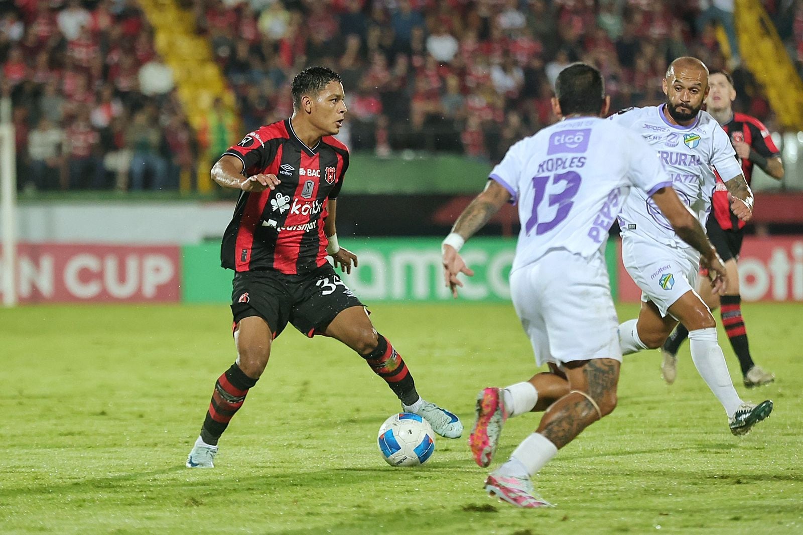 03/10/2024, Alajuela, Estadio Alejandro Morera Soto, partido de vuelta de los cuartos de final de la Liga Centroamericana de campeones entre Liga Deportiva Alajuelense y el Comunicaciones de Guatemala.