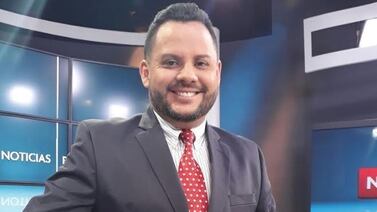Periodista Jerry Alfaro celebra la “vida” del noticiero que hoy es su competencia