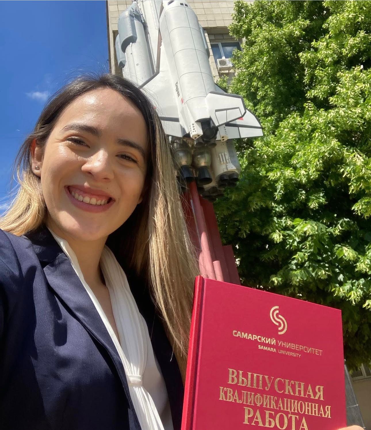 Ariana Argüello es la primera costarricense en graduarse en Complejos de Cohetes y Cosmonáutica en la Universidad Estatal Aeroespacial de Sámara, en 2022.