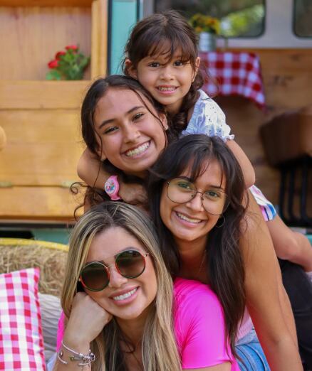 Melissa Durán y sus hijas. Instagram
