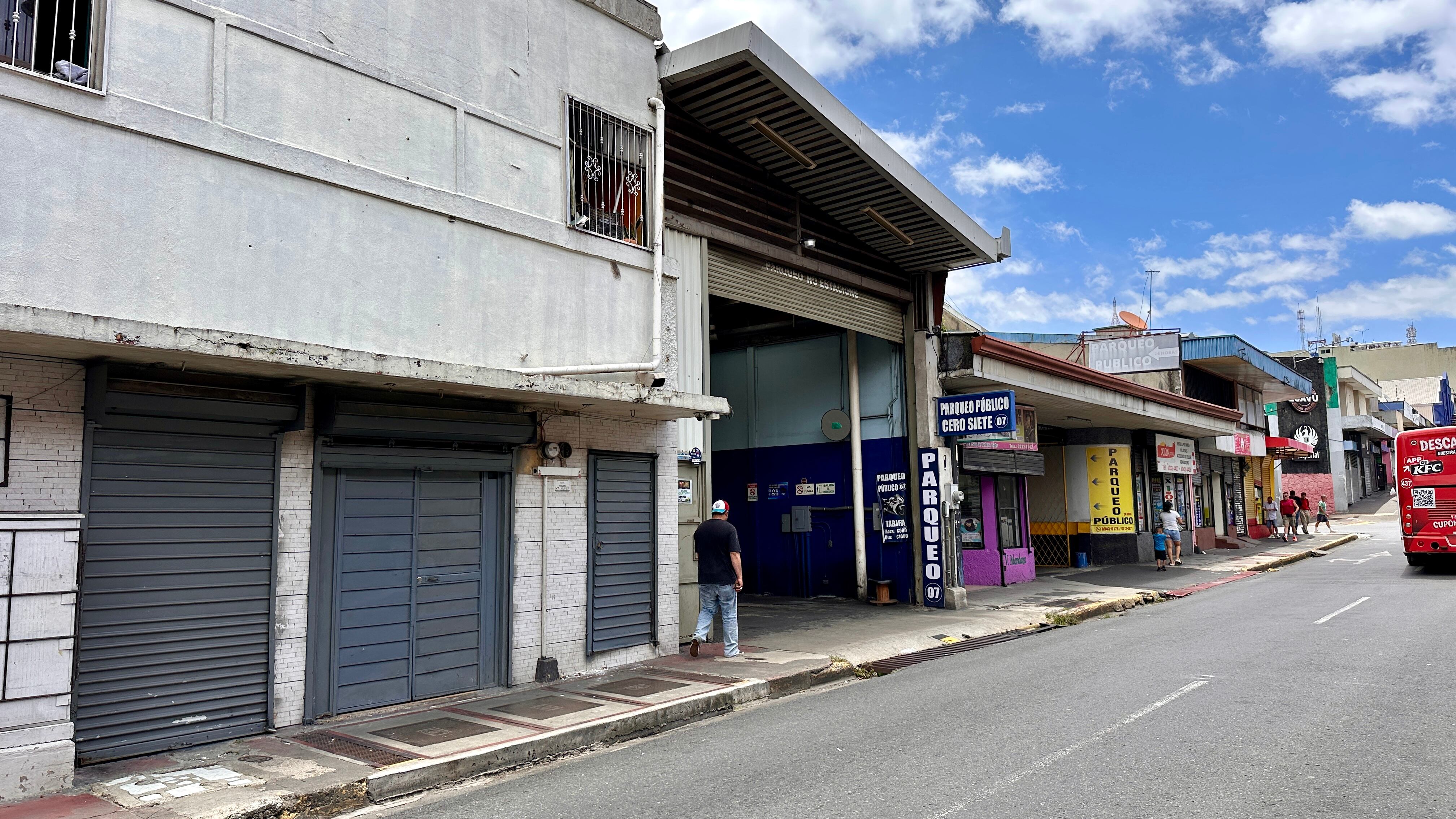 Cine Center City, calle 4 avenida 6 y 8