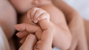 Estudiantes crearon una solución muy útil para ayudar a mamás que sufren al dar de mamar