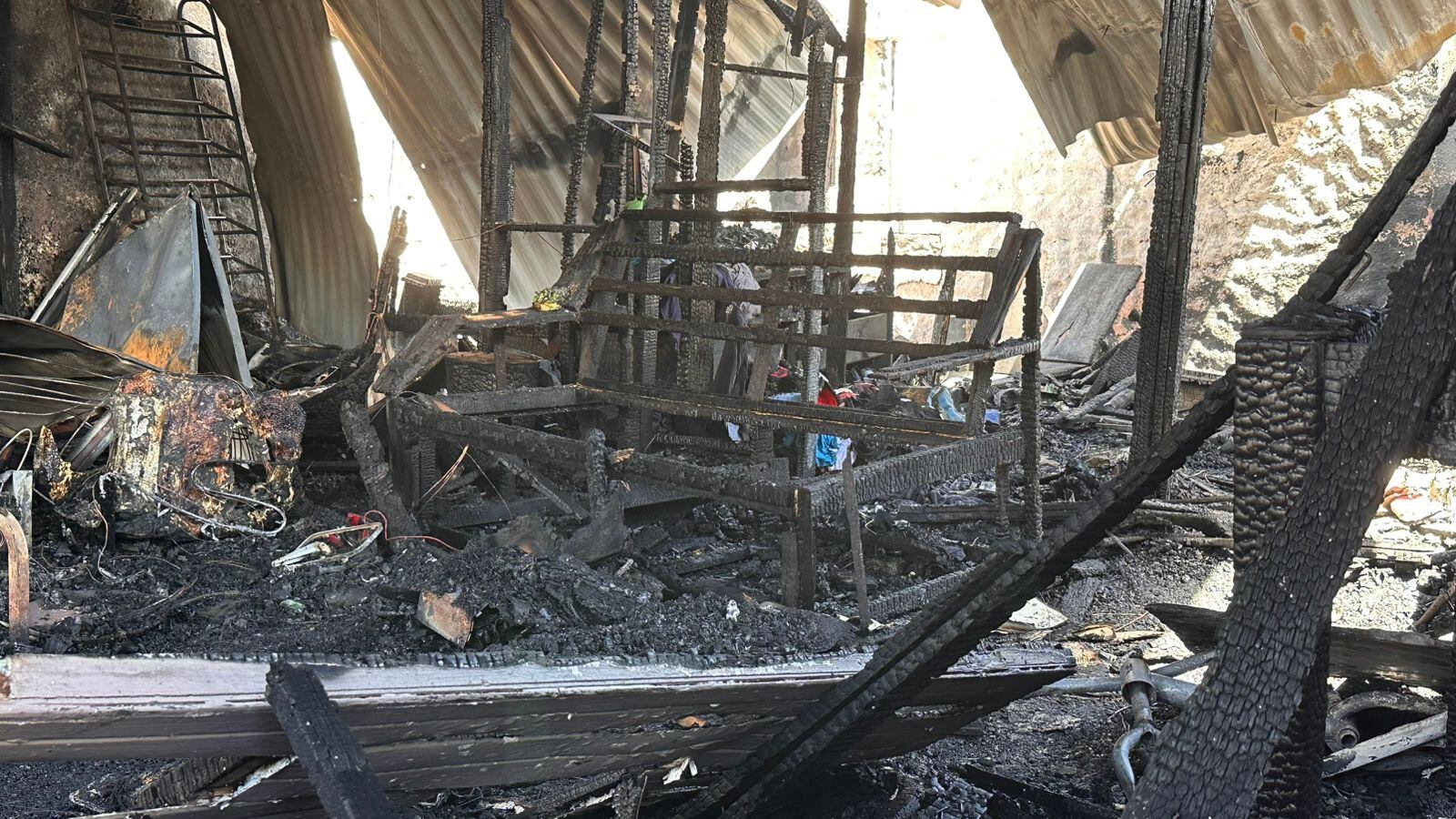 Incendio en Guadalupe dejó nueve casas quemadas y una mueblería en cenizas