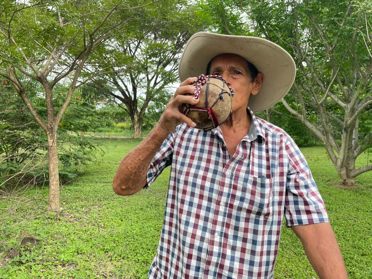 Don Francisco Alvarado, mejor conocido como “Chico de la Loma” y don José Luis Villarreal, mejor conocido como “Güicho Pizarro”, son dos experimentados coyoleros guanacatecos