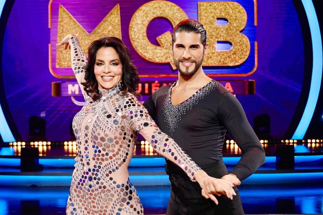 Lynda Diaz junto al bailarían César Abarca, su pareja en Mira quién baila.