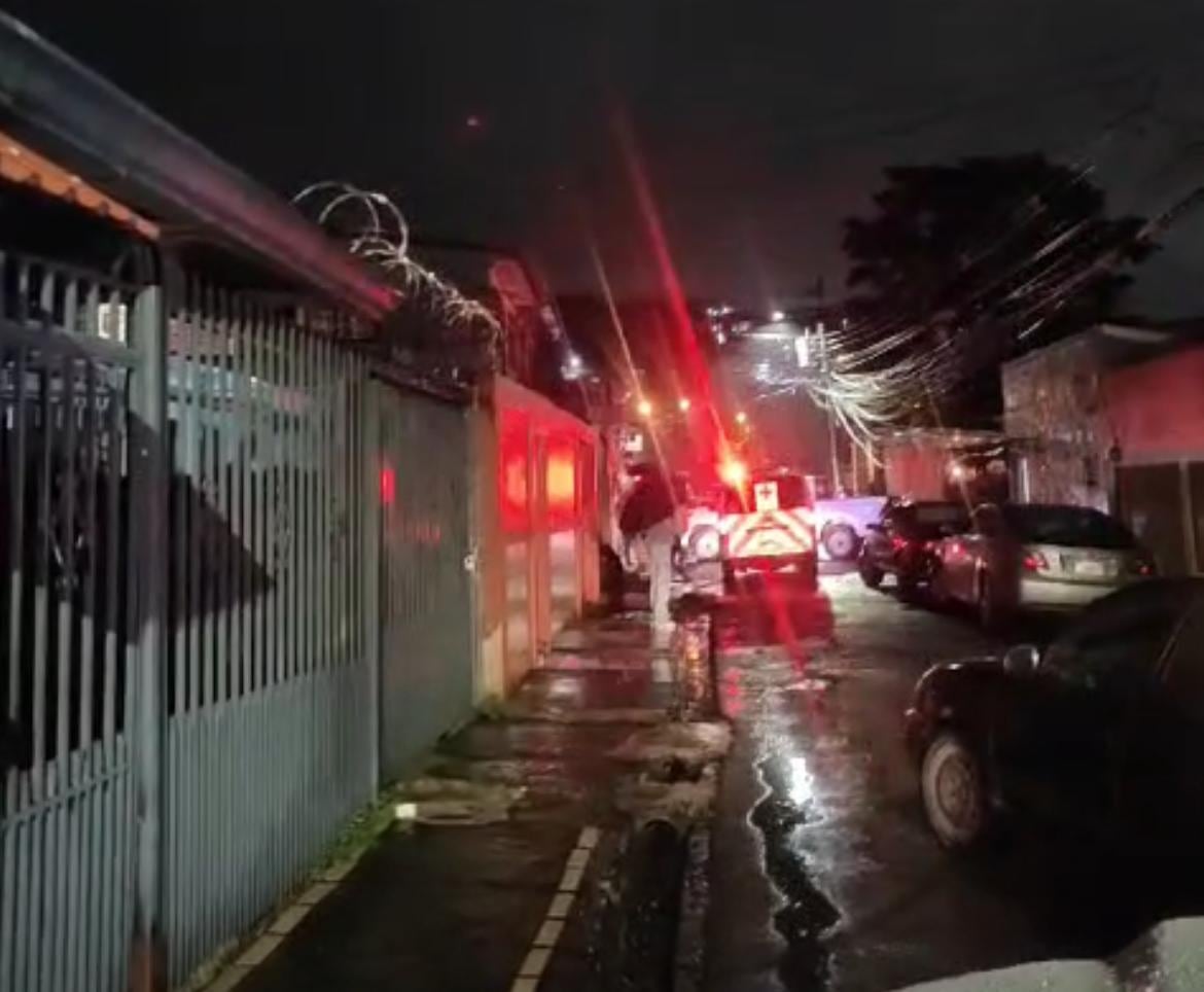 Una balacera contra un carro dejó una mujer fallecida, y un bebé y otra mujer heridos