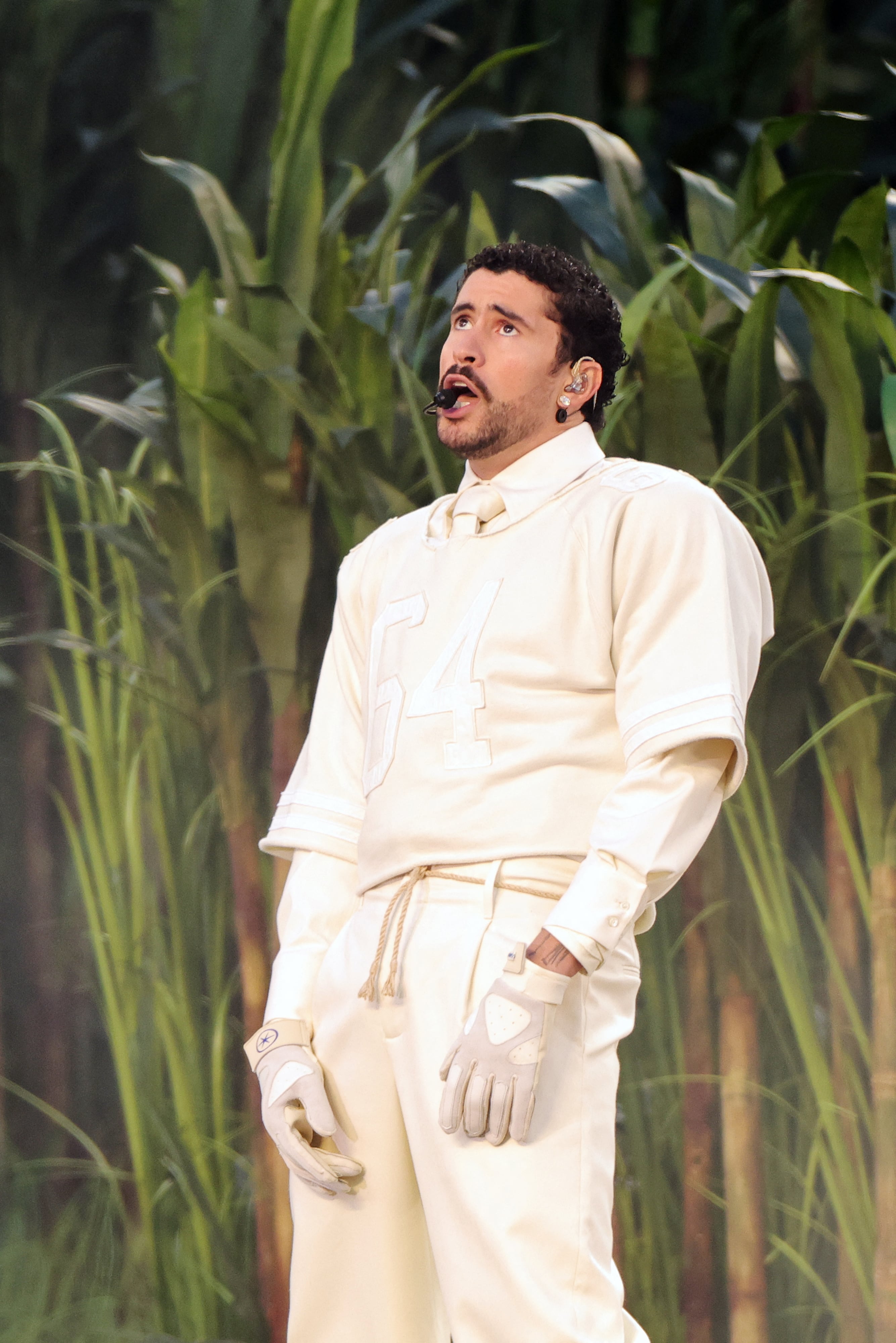 SANTA CLARA, CALIFORNIA – 8 de febrero: Bad Bunny actúa en el escenario durante el show de medio tiempo del Apple Music Super Bowl LX, en el Levi’s Stadium, en Santa Clara, California.
Neilson Barnard/Getty Images/AFP
(Foto: Neilson Barnard / Getty Images North America / Getty Images vía AFP)
