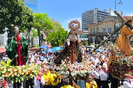 Mujer que perdió un ovario, le pidió un milagro a Dios y esta Semana Santa lo dio a conocer