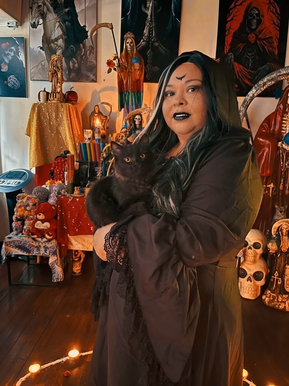 El 24 de junio habrá reunión de brujas, aquelarre, en Zapote, una de las organizadoras, Mithzi Bonilla, conocida como Mithzi-Tarot, nos lo confirmó.