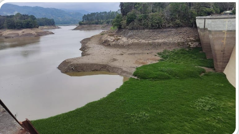 Al 9 de mayo del 2024 así estaban los niveles de agua el embalse Cachí.