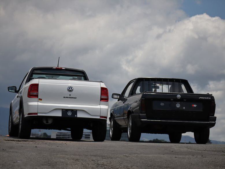 Un Volkswagen Saveiro de 1994 es el orgullo de don Emmanuel Pérez Barrantes, vecino de Calle Blancos, quien asegura que no lo cambia ni por el nietillo, un Saveiro nuevo de paquete, modelo 2020, el cual conoció cuando la familia se juntó parara que abuelo y nieto compartieran un rato.