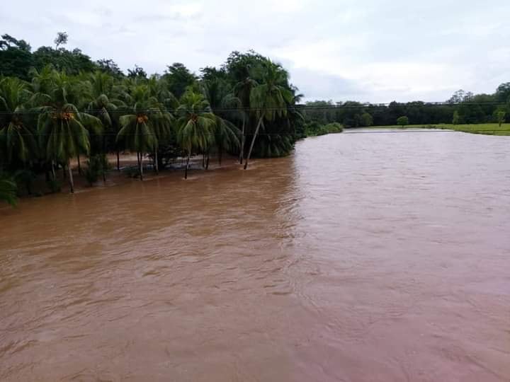 Paso de onda tropical número 4 golpeó zona sur del país.