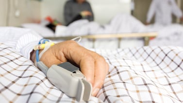 ¡Le programaron la cita hasta el 2054! ¿Qué proponen los candidatos presidenciales para disminuir las listas de espera?