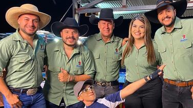 Periodista de canal 7 revela si surgió el amor y entre ella un conocido empresario