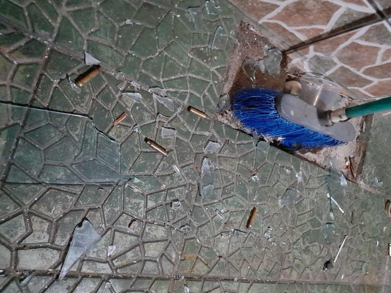 Casa en Puntarenas fue atacada a balazos. Foto suministrada por Andrés Garita.