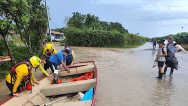 Onda tropical que llegará esta noche obliga a la CNE a declarar alerta en varios cantones del país