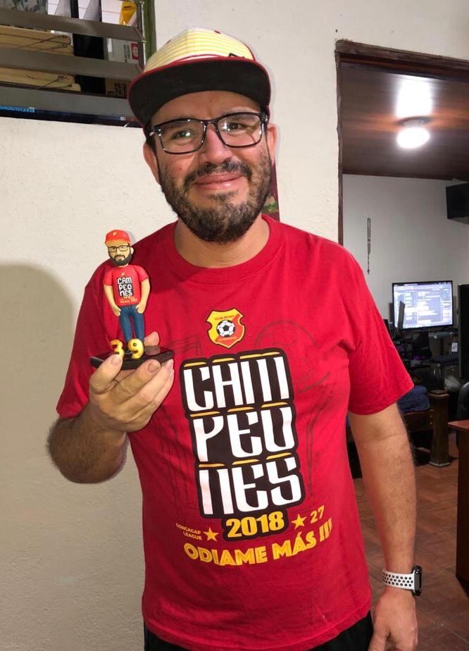 Arturo Alvarez, fiebre de Herediano, puso una foto diferente del 4 de marzo al 12 de junio para festejar centenario del Herediano