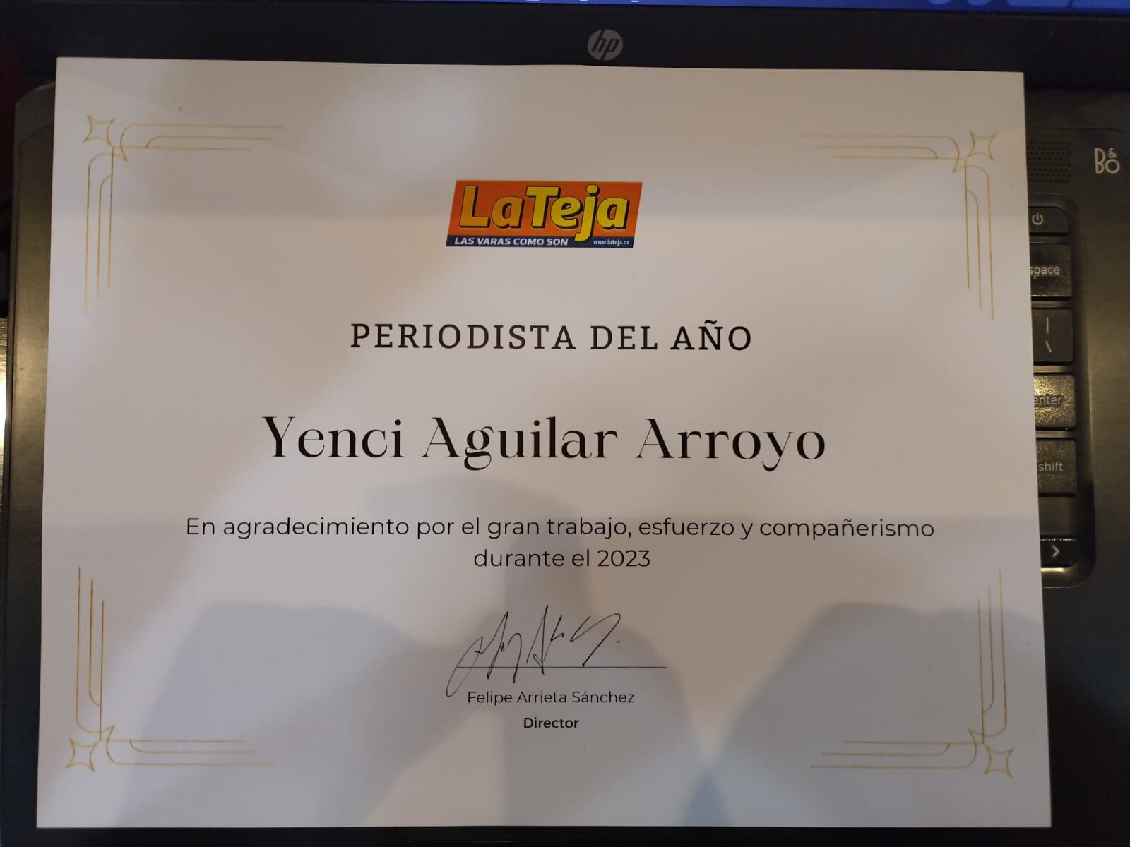 Yenci Aguilar Arroyo, una periodista todo terreno y con una mentalidad 100% positiva, fue reconocida este 2023 con nuestro máximo galardón periodístico, Periodista del Año.