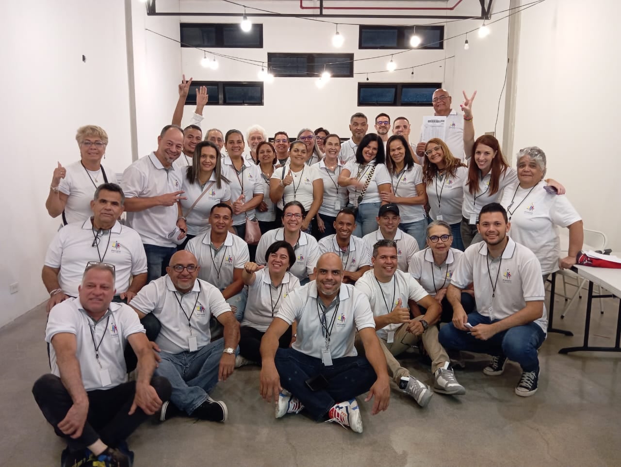 Gabriela Onetto es una periodista venezolana. Llegó a Costa Rica hace 8 años y es miembro del Comando ConVzla en Costa Rica y representante de Vente Venezuela (partido de María Corina Machado en el país).